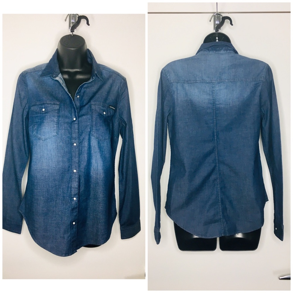CALVIN KLEIN💙 DENIM BUTTON DOWN SHIRT